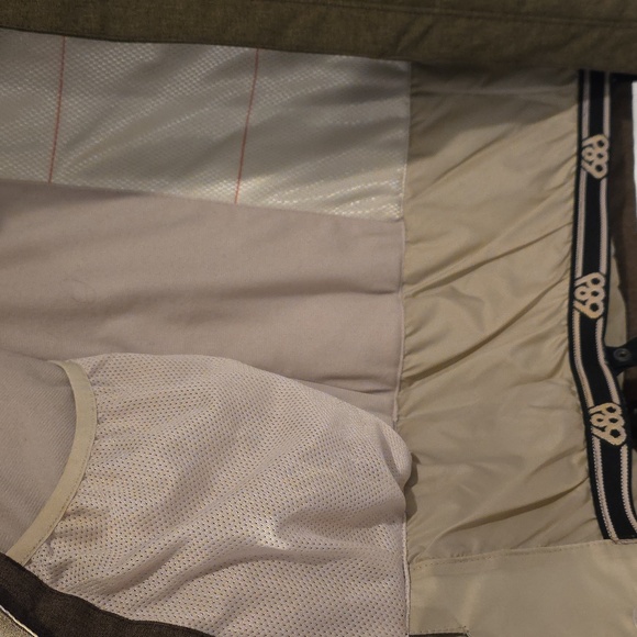 686 Women's Ski Jacket - Picture 3 of 9